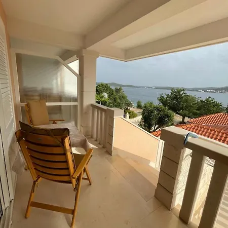 Mirjana - Studio Hotell Kuciste