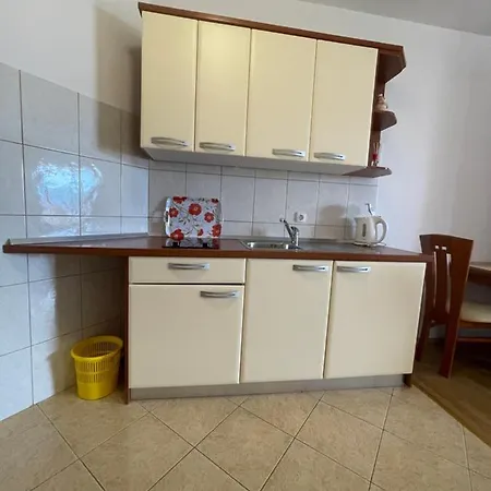 Mirjana - Studio Hotel *