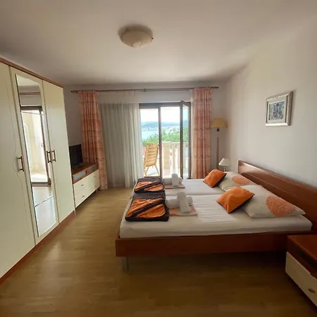 Mirjana - Studio * Kuciste